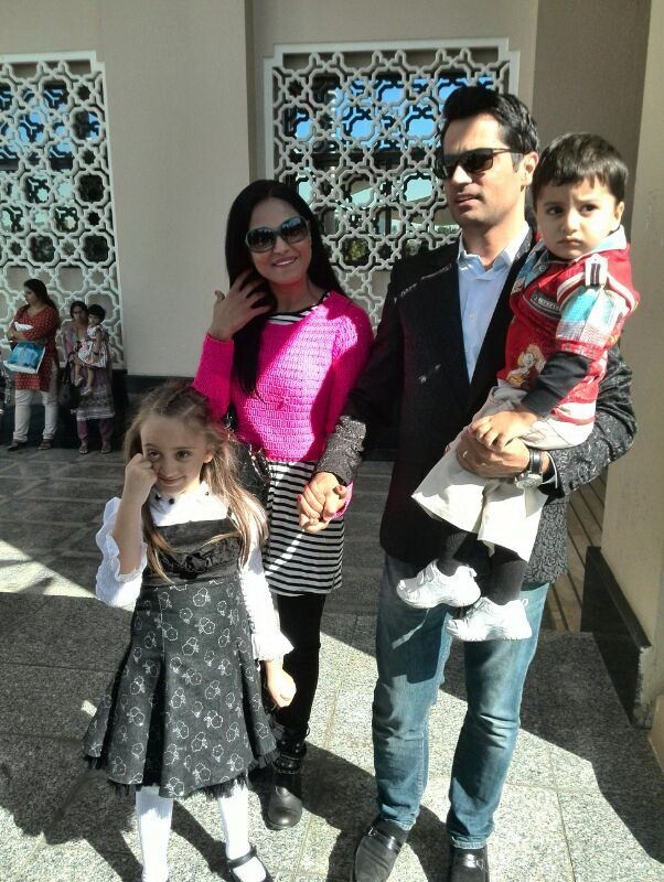 Veena Malik with Hubby Asad Bashir - 31 / 45 photos