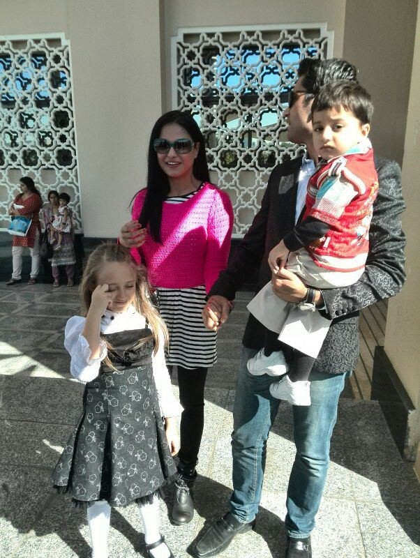 Veena Malik with Hubby Asad Bashir - 36 / 45 photos