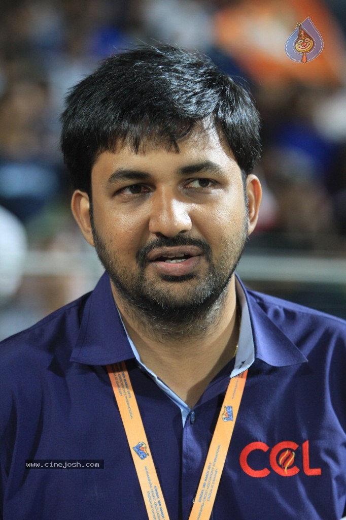 Veer Marathi vs Mumbai Heroes Match - 22 / 96 photos