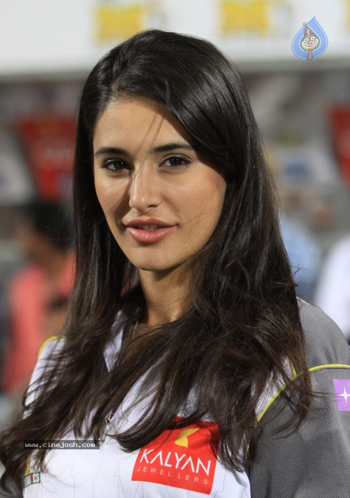 Veer Marathi vs Mumbai Heroes Match - 39 / 96 photos