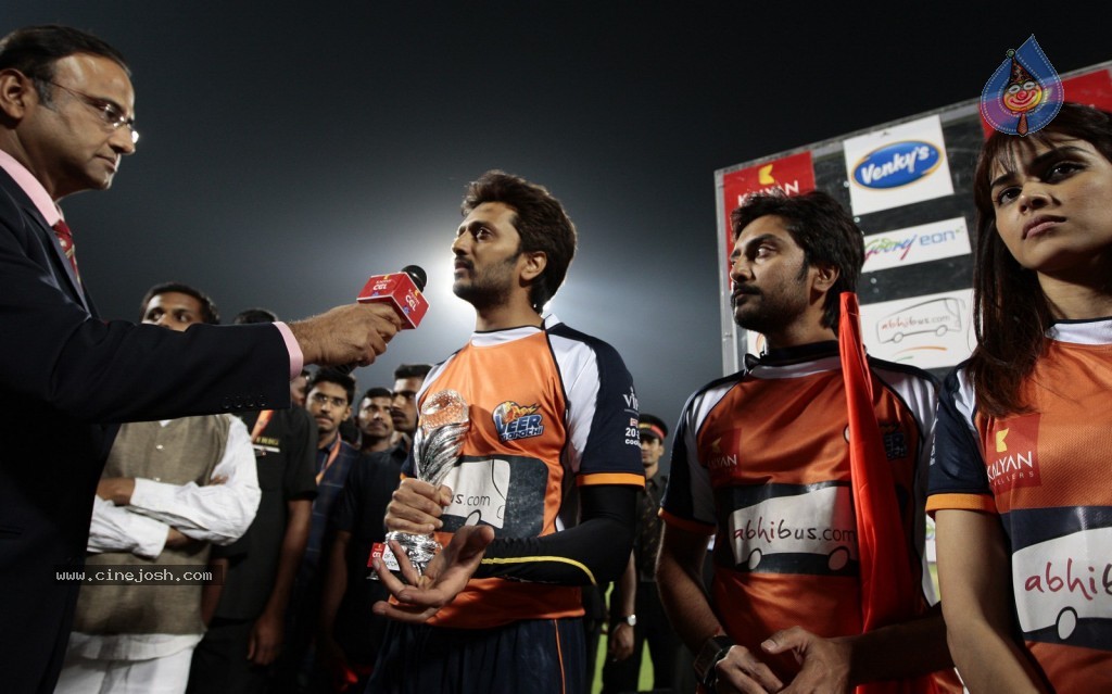 Veer Marathi vs Mumbai Heroes Match - 46 / 96 photos