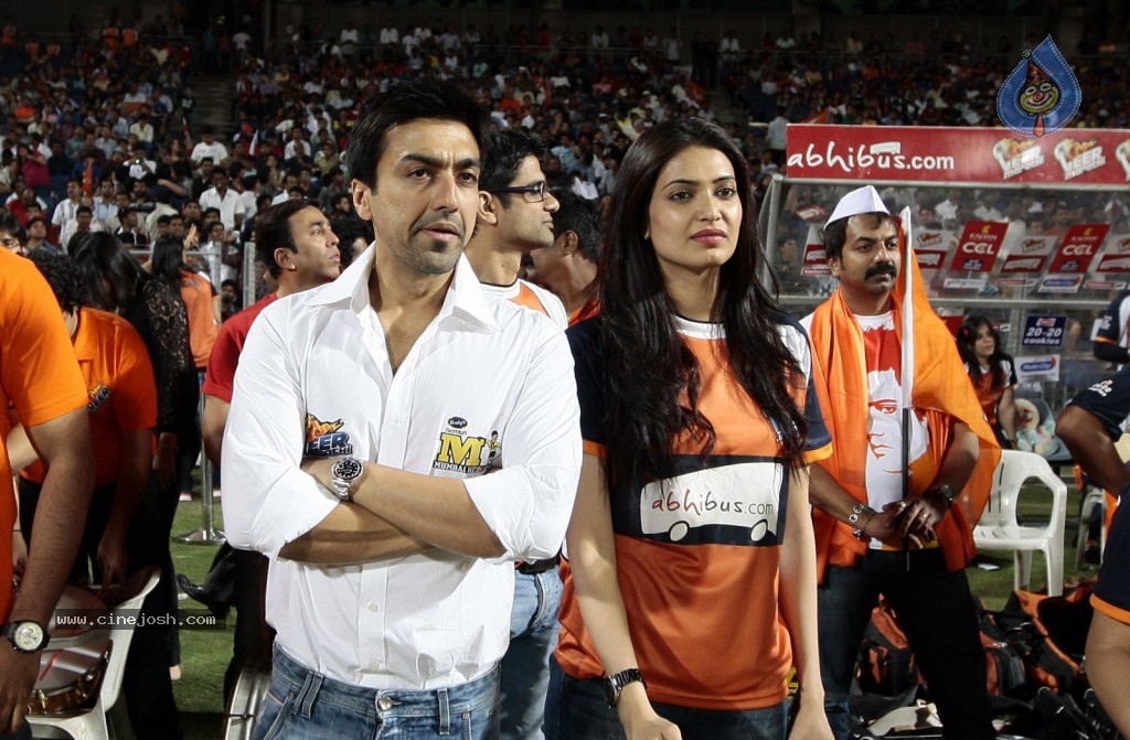 Veer Marathi vs Mumbai Heroes Match - 52 / 96 photos