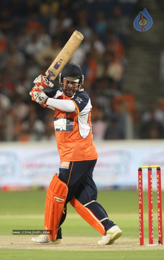 Veer Marathi vs Mumbai Heroes Match - 54 / 96 photos