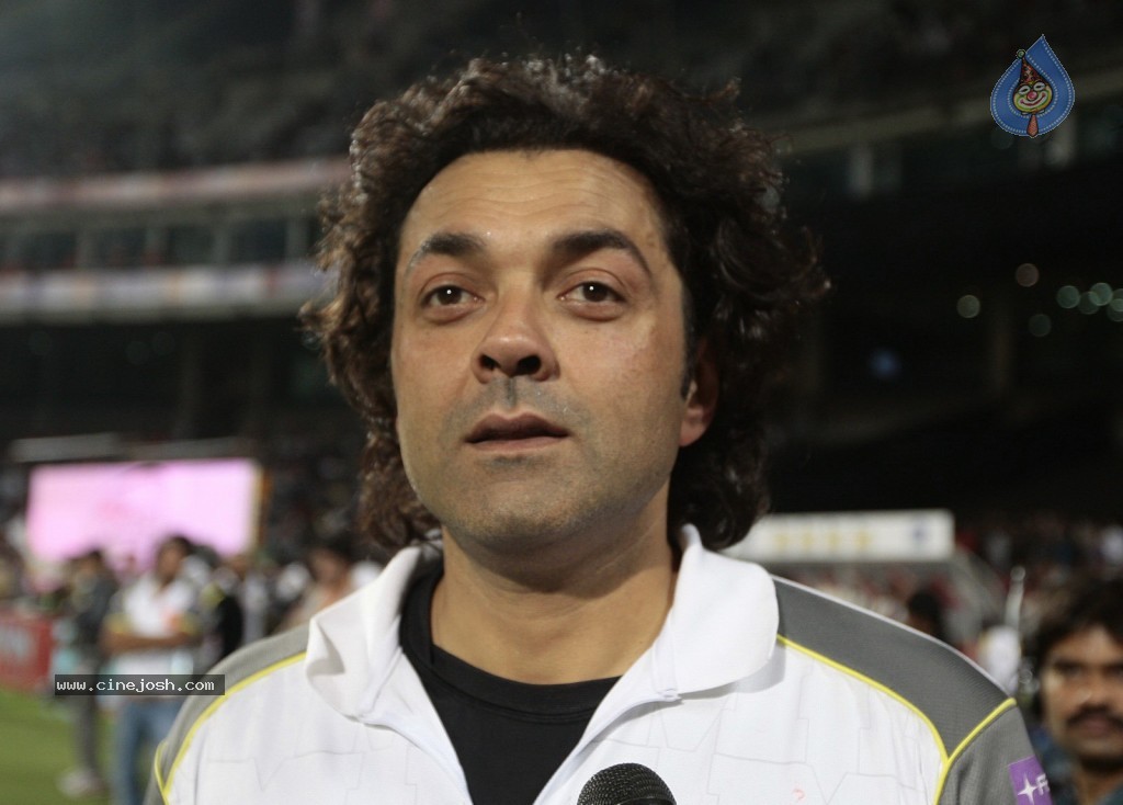 Veer Marathi vs Mumbai Heroes Match - 71 / 96 photos