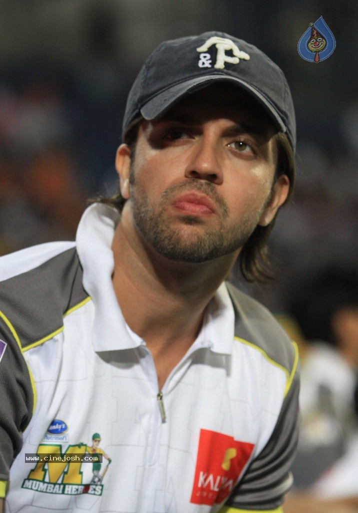 Veer Marathi vs Mumbai Heroes Match - 74 / 96 photos