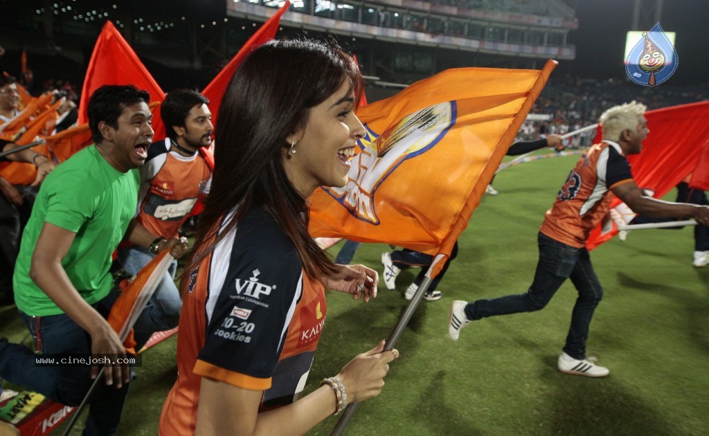 Veer Marathi vs Mumbai Heroes Match - 79 / 96 photos