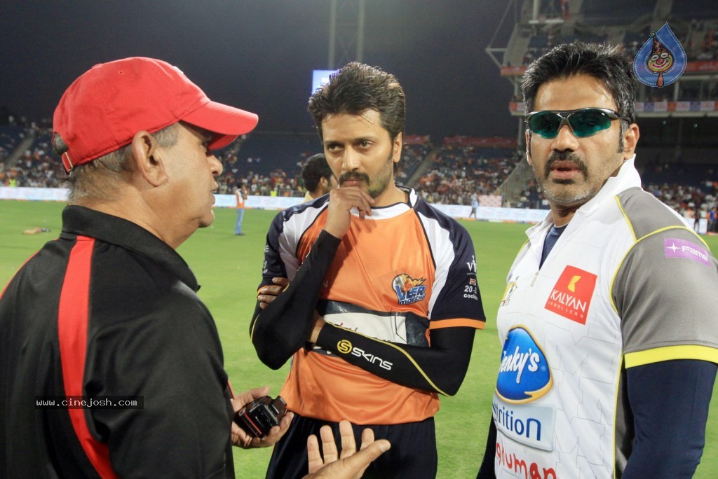 Veer Marathi vs Mumbai Heroes Match - 96 / 96 photos