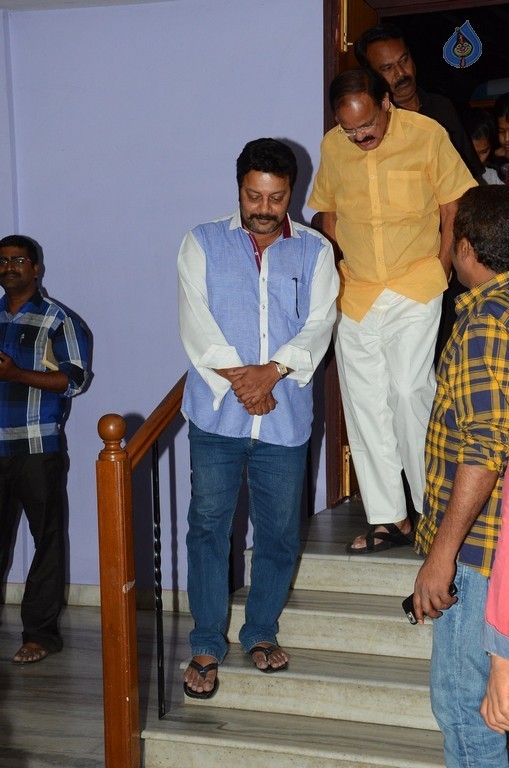 Venkaiah Naidu watches Chuttalabbayi Movie - 11 / 27 photos