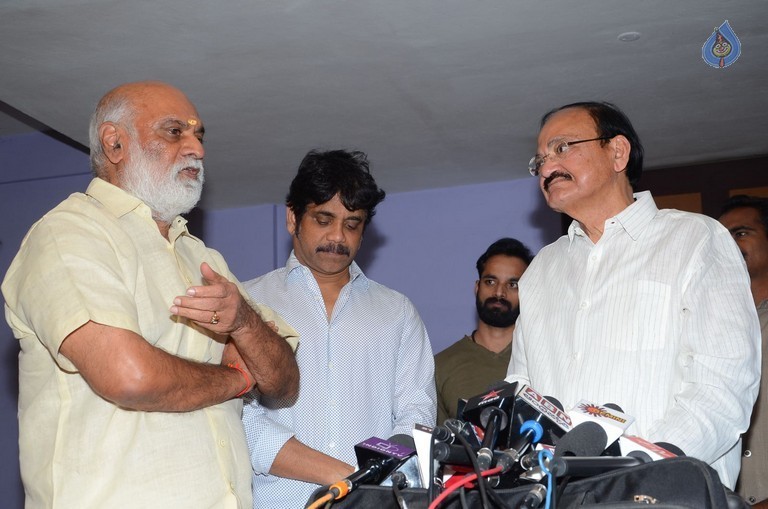 Venkaiah Naidu Watches Om Namo Venkatesaya - 3 / 41 photos