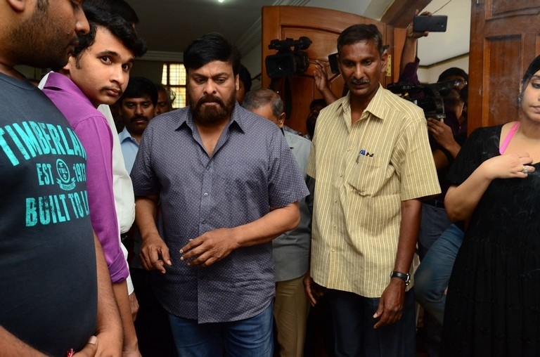 Vijaya Bapineedu Condolences Photos - 3 / 42 photos