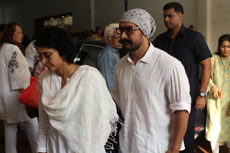 Vinod Khanna Prayer Meet Photos - 17 / 42 photos