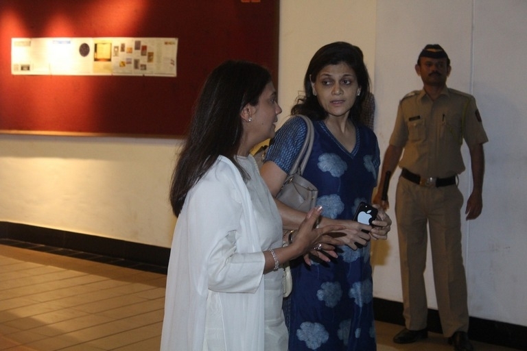 Vinod Khanna Prayer Meet Photos - 21 / 42 photos