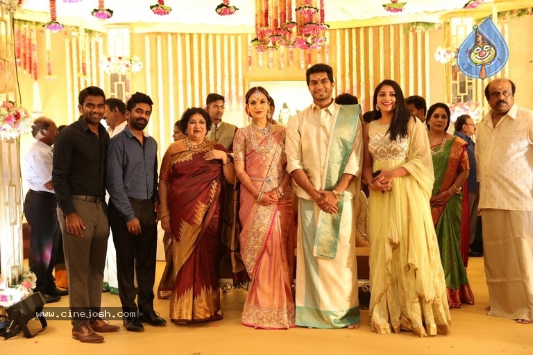 Vishagan - Soundarya Wedding Reception - 29 / 42 photos