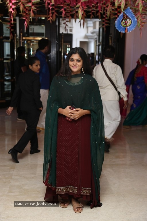 Vishagan - Soundarya Wedding Reception - 32 / 42 photos