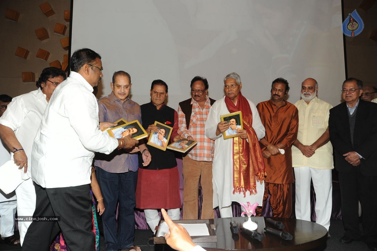 Vishwa Vijetha Vijayagadha Book Launch - 42 / 145 photos