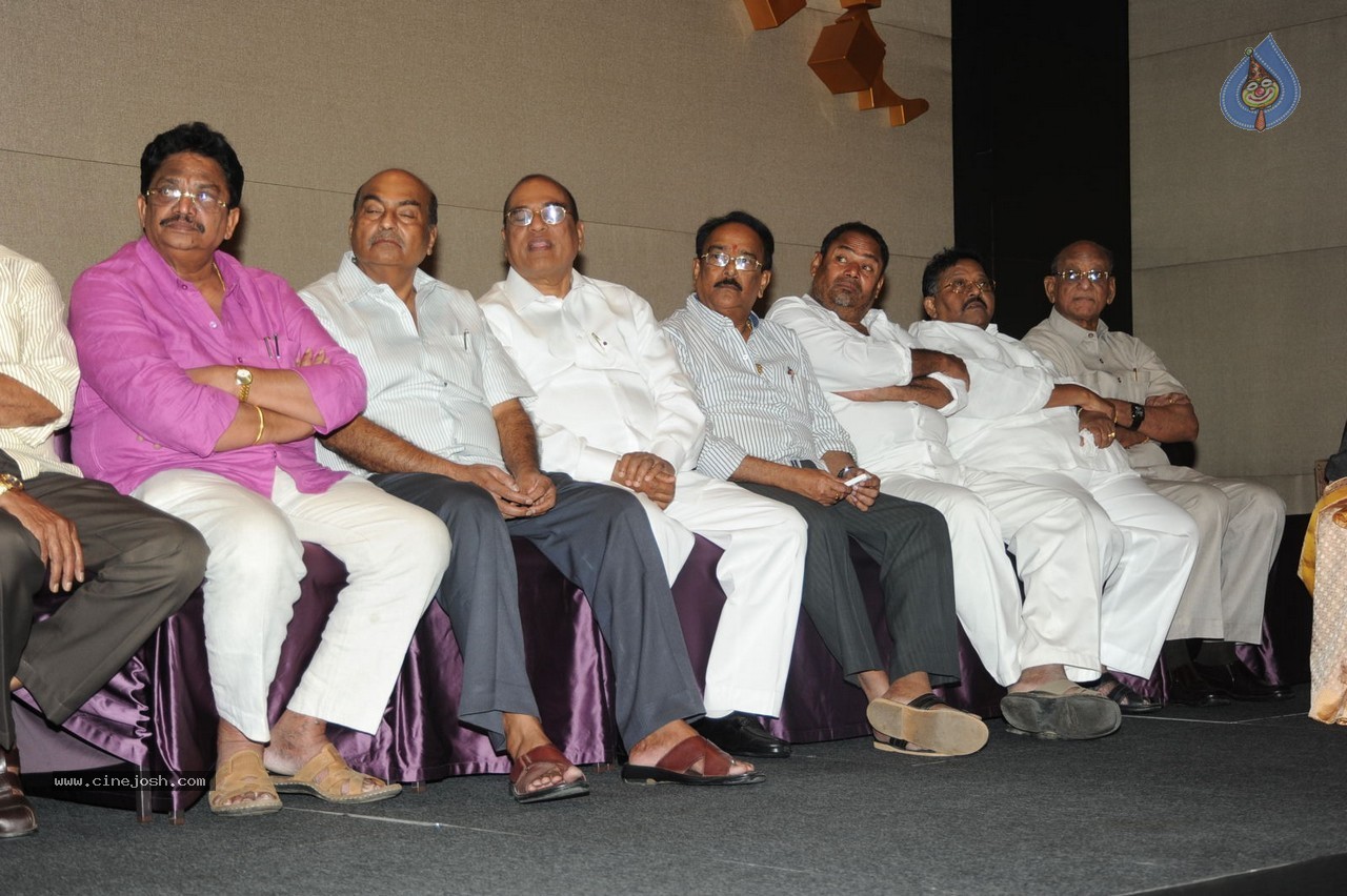 Vishwa Vijetha Vijayagadha Book Launch - 44 / 145 photos