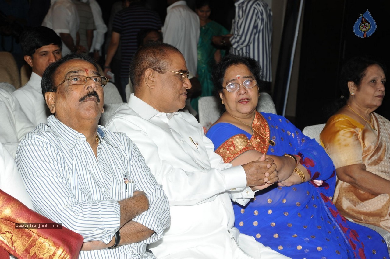 Vishwa Vijetha Vijayagadha Book Launch - 48 / 145 photos