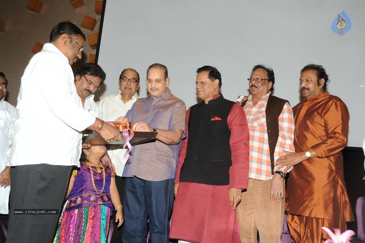 Vishwa Vijetha Vijayagadha Book Launch - 88 / 145 photos