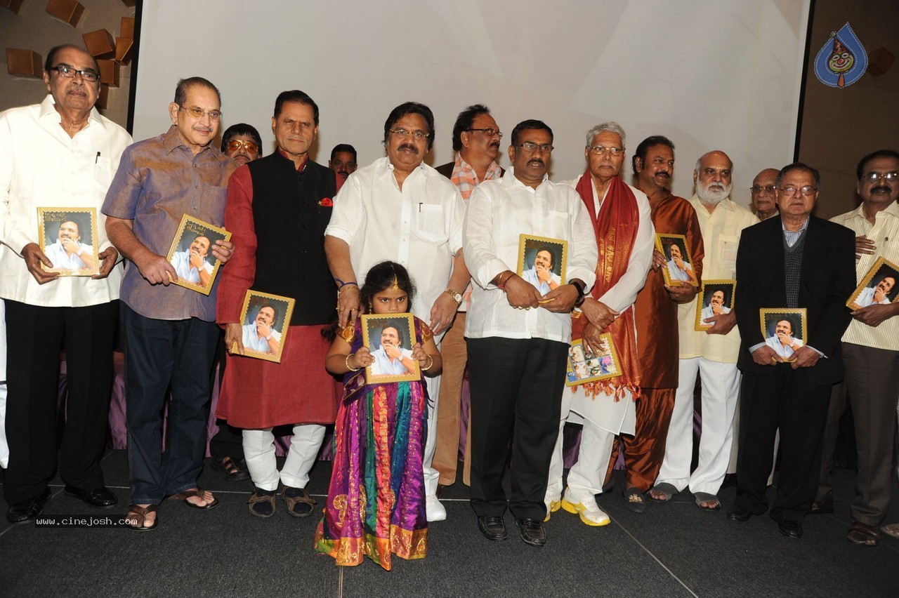 Vishwa Vijetha Vijayagadha Book Launch - 102 / 145 photos