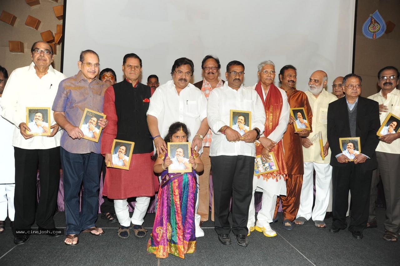 Vishwa Vijetha Vijayagadha Book Launch - 125 / 145 photos