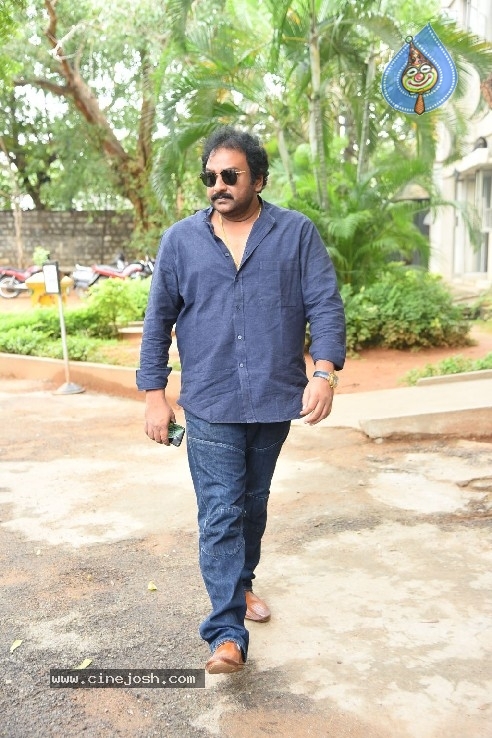  VV Vinayak Press Meet Pics - 15 / 17 photos