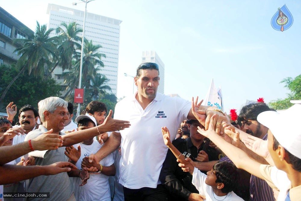 WWE Wrestler Khali at Peace Run in Mumbai - 1 / 11 photos