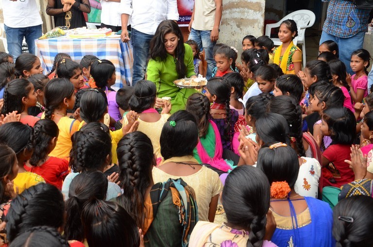 Yamini Bhaskar Birthday Celebrations - 17 / 19 photos