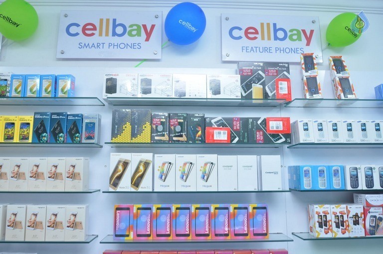 Yamini Bhaskar Launches Cellbay Mobile Store - 9 / 20 photos