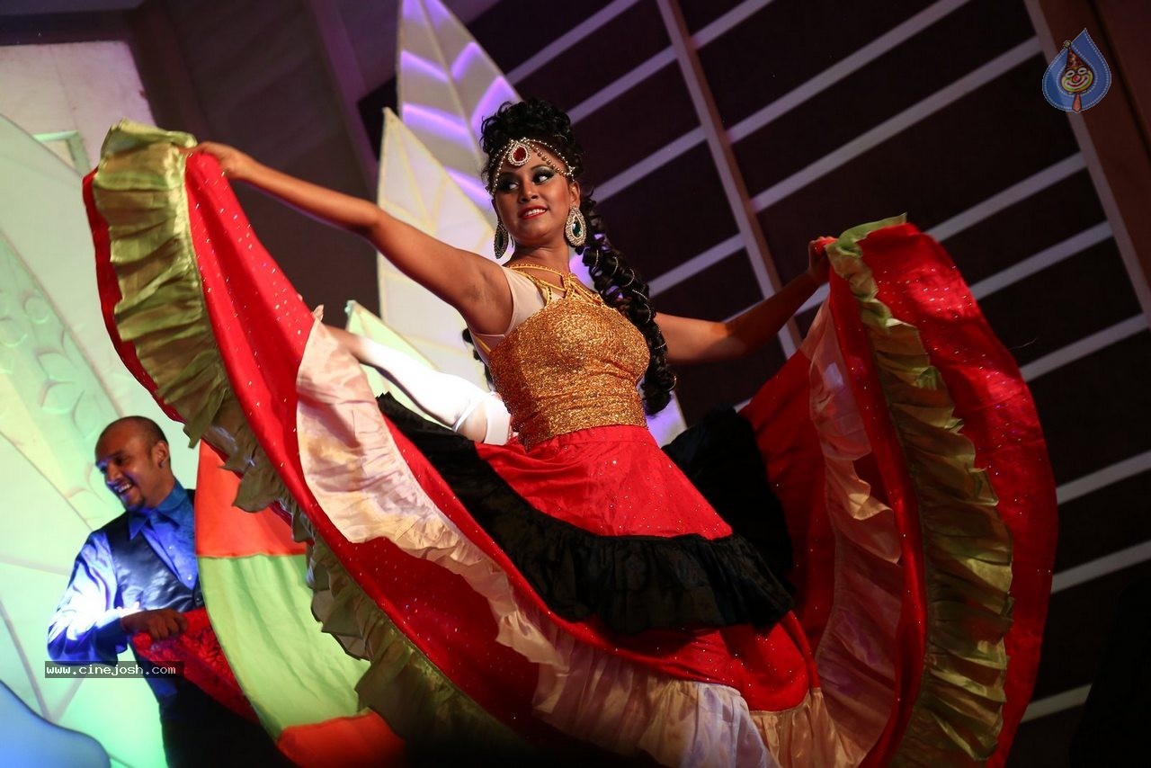 Yogesh and Krishika Sangeet Ceremony - 87 / 128 photos