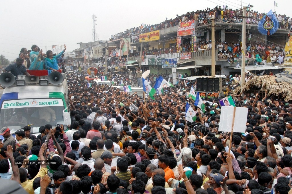Ys Vijayamma Bi Elections Tour - 22 / 22 photos