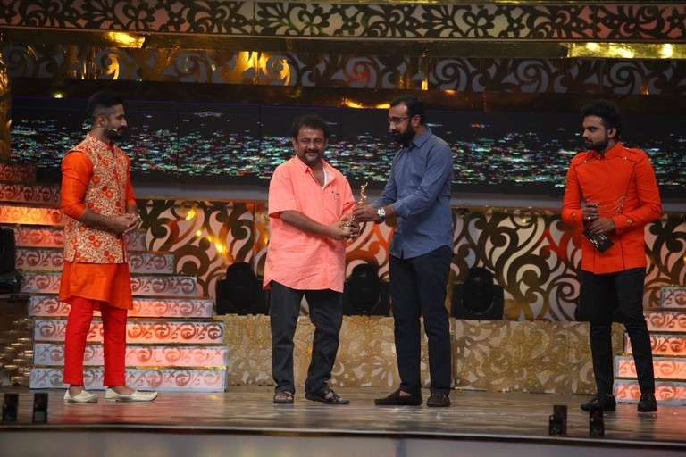Zee Telugu Golden Awards 2017 - 8 / 55 photos