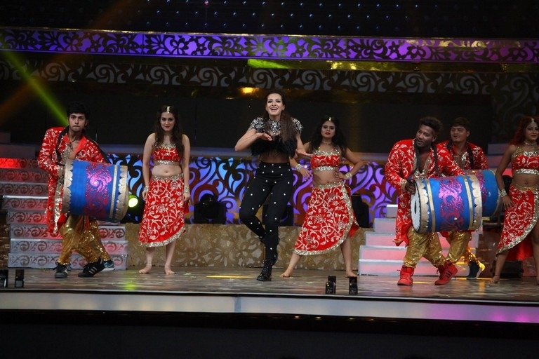 Zee Telugu Golden Awards 2017 - 18 / 55 photos