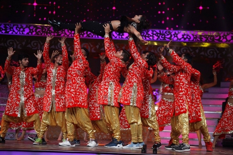 Zee Telugu Golden Awards 2017 - 19 / 55 photos