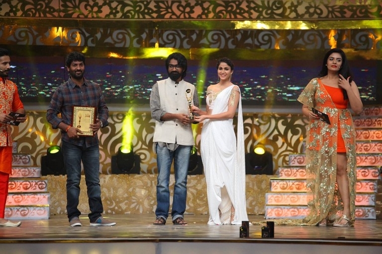 Zee Telugu Golden Awards 2017 - 21 / 55 photos