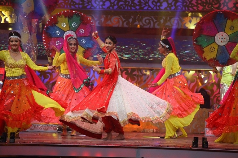 Zee Telugu Golden Awards 2017 - 27 / 55 photos