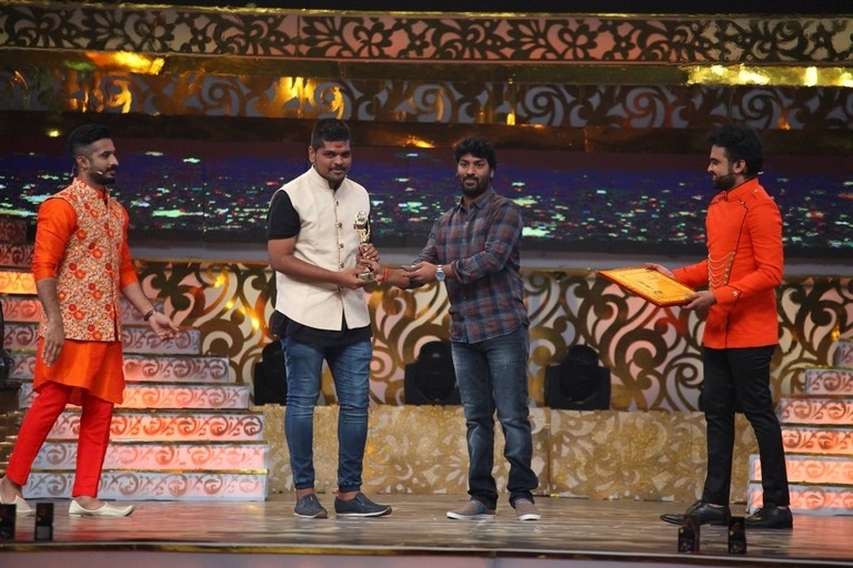 Zee Telugu Golden Awards 2017 - 31 / 55 photos