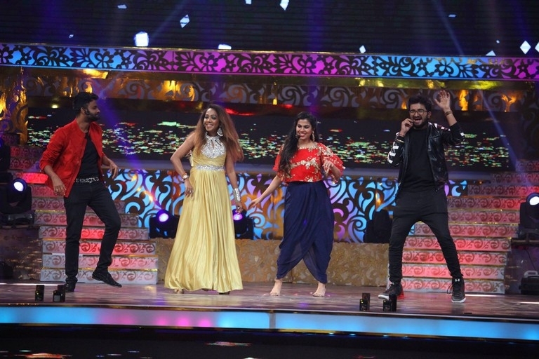 Zee Telugu Golden Awards 2017 - 41 / 55 photos