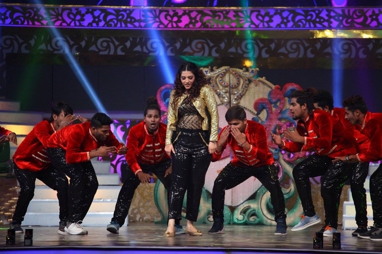 Zee Telugu Golden Awards 2017 - 48 / 55 photos