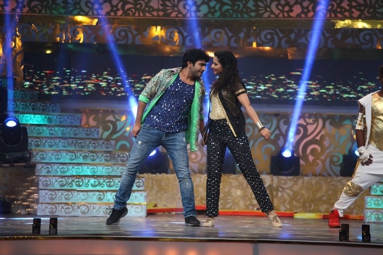 Zee Telugu Golden Awards 2017 - 54 / 55 photos