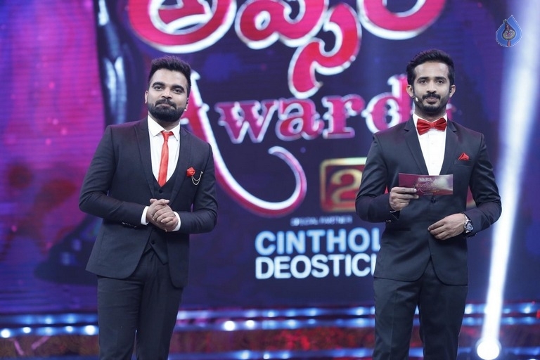 Zee Tv Apsara Award Stills - 49 / 61 photos