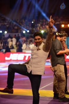 Allu Arjun at PRO Kabaddi League Match Photos - 84 of 102