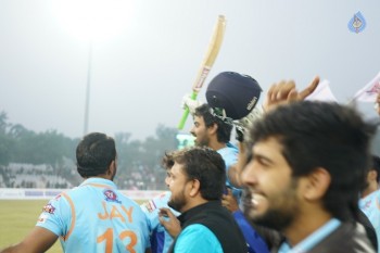 Bhojpuri Dabanggs Vs Mumbai Heroes Match  - 50 of 50