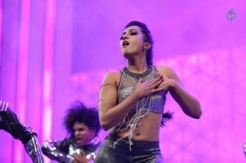 Catherine Tresa Dance at Filmfare Awards - 4 of 42