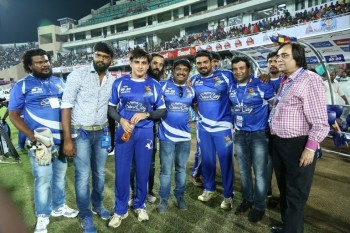 CCL 6 Telugu Warriors Vs Karnataka Bulldozers Match Photos - 27 of 63