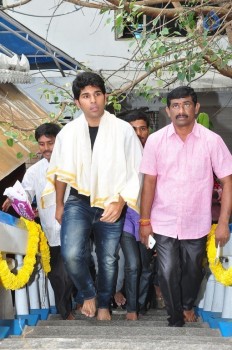 Chiranjeevi Birthday Special Pooja at Film Nagar Temple - 23 of 72