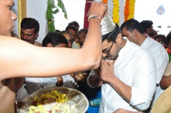 Chiranjeevi Birthday Special Pooja at Film Nagar Temple - 34 of 72