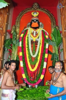 Chiranjeevi Birthday Special Pooja at Film Nagar Temple - 35 of 72