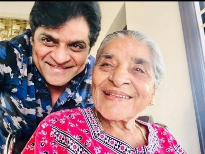 Chiranjeevi  Condolences On The Demise Of Ali Mother - 12 of 15