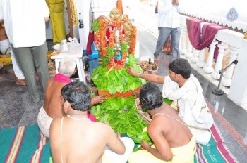 Chiranjeevi Family at Film Nagar Hanuman Temple - 41 of 42