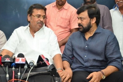 Chiranjeevi, Mohan Babu and Allu Aravind Meets Dasari Narayana Rao - 63 of 73